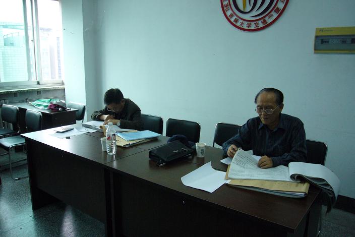 日本av
2011-2012学年第二学期期末考试试卷复查工作