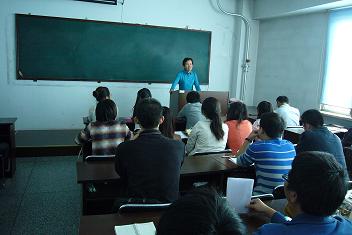 日本av
召开2012年推免工作动员会