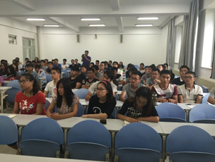 日本av
成功举办2015级研究生科学道德和学风教育宣讲会